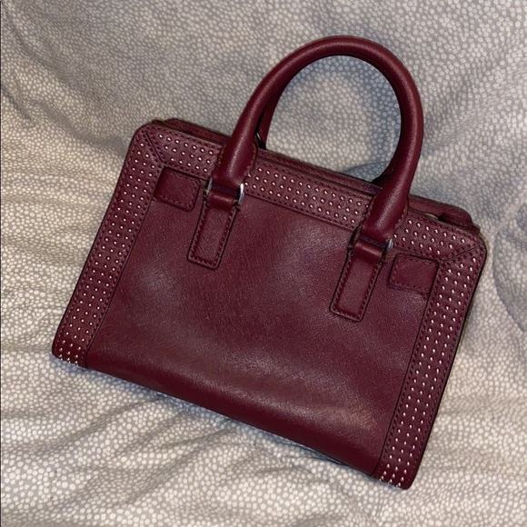 Micheal Kors Handbag ! - Picture 2 of 10